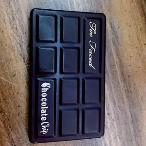 Too faced chocolate chip pallet
